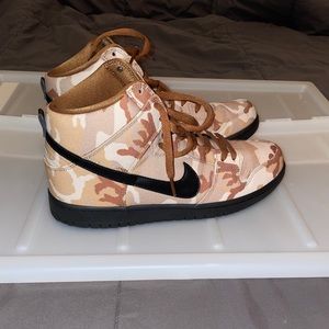 Nike SB Dunk High